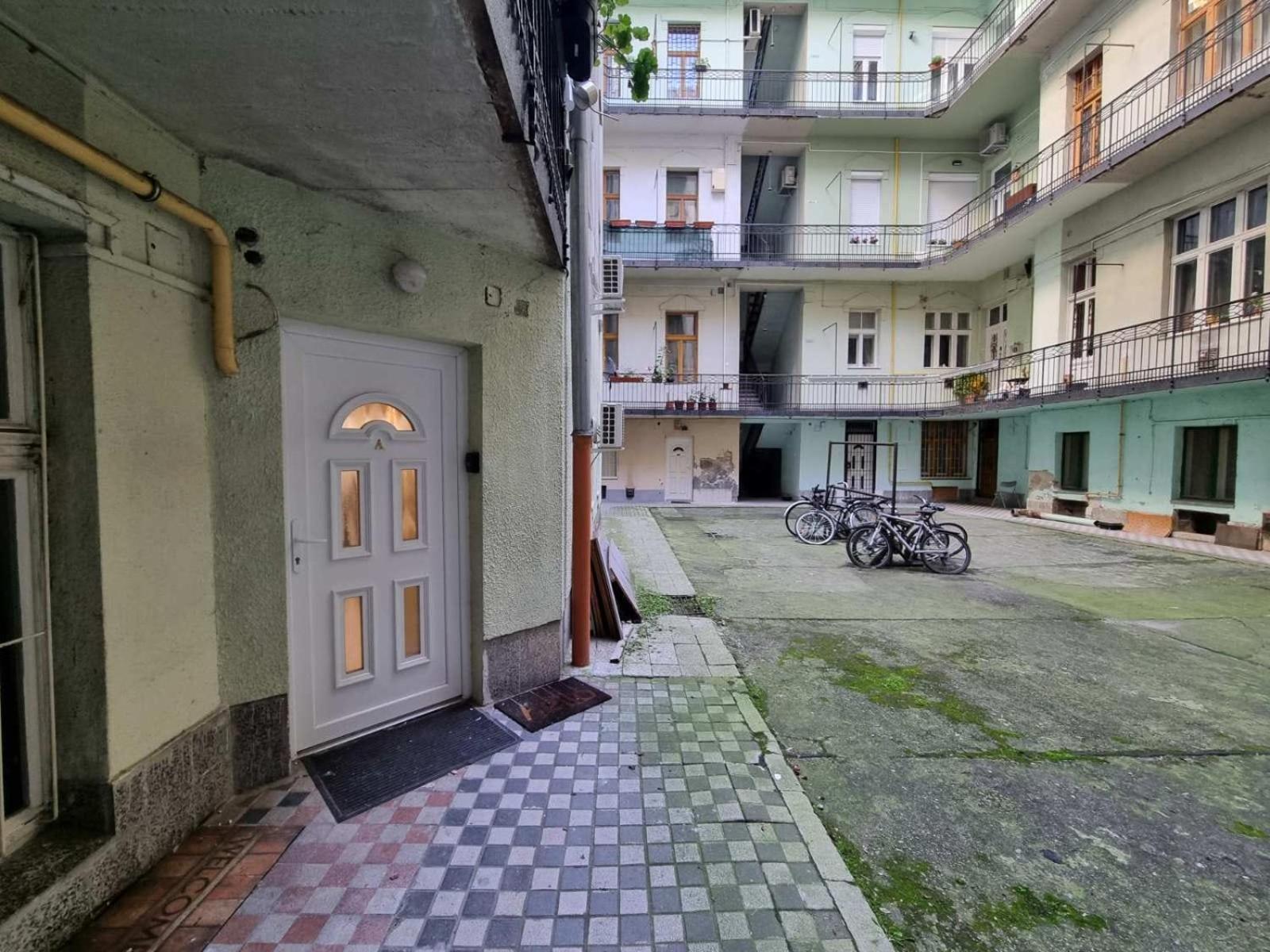 Cozy Family Apartment In Budapest Eksteriør billede